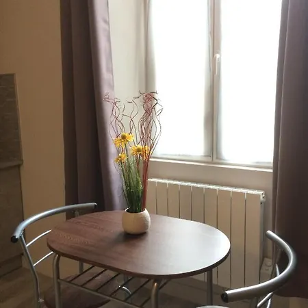 Proche Gare Avec Kitchenette Et Wifi - Porte Rouge Apartment Thiviers